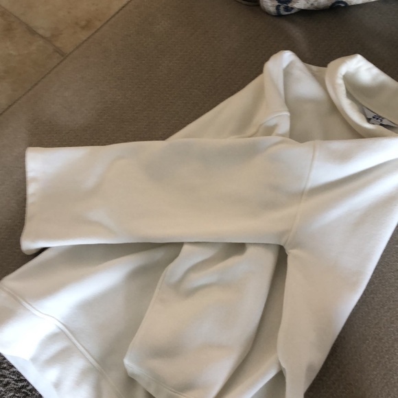 Joylab white oversized sweater with gold zip sides. - Picture 4 of 4